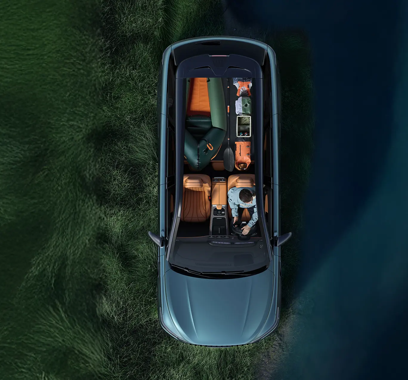 Making Escape Easier – Improved stability and traction help the vehicle stay
confident and in control on demanding roads.